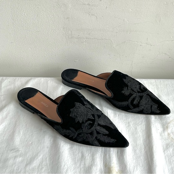 Tony Bianca Pepe Pointed Embroidered Black Velvet Flats Slides - Picture 2 of 13